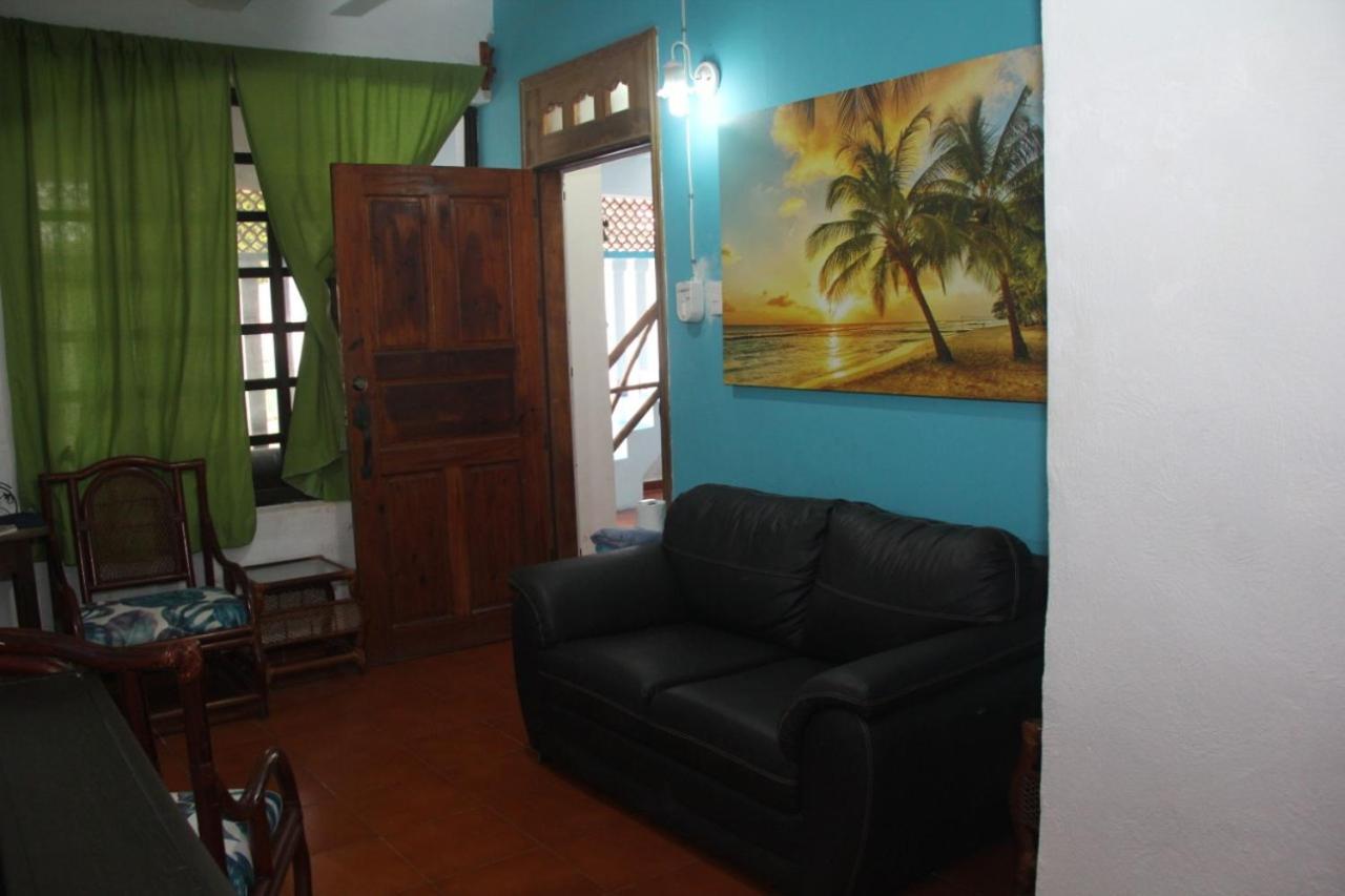 Malecon Beach House In Progreso 1 Block From Beach Esterno foto